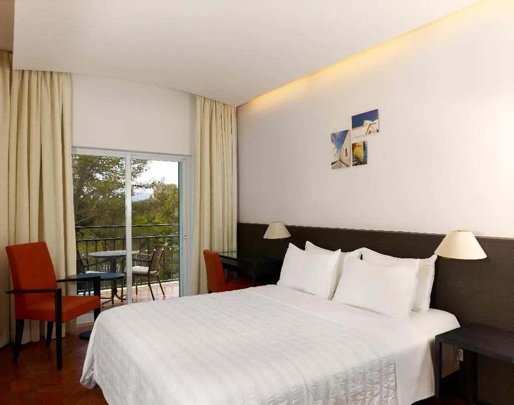 Double or Twin CLASSIC Room, Penina Hotel & Golf - Portimao, Algarve
