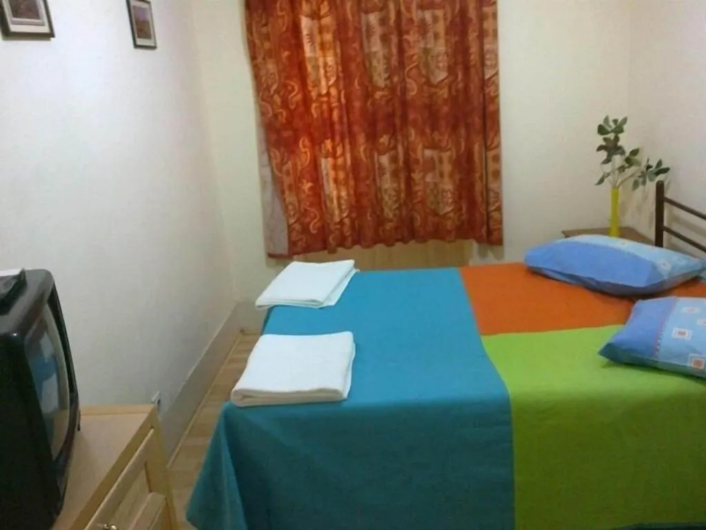 Room, Private Accommodation Hostel, Lisbon