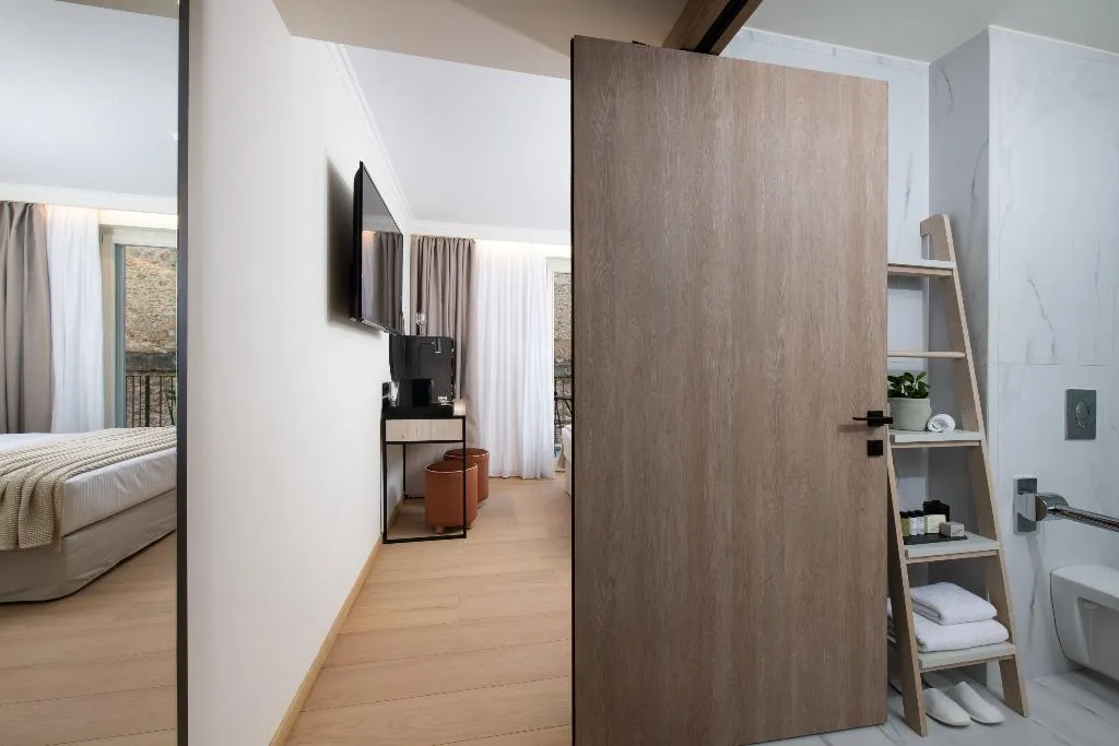 DOUBLE SUPERIOR Room, Epoch House & The Orange Shop Adults Only, Kalamata