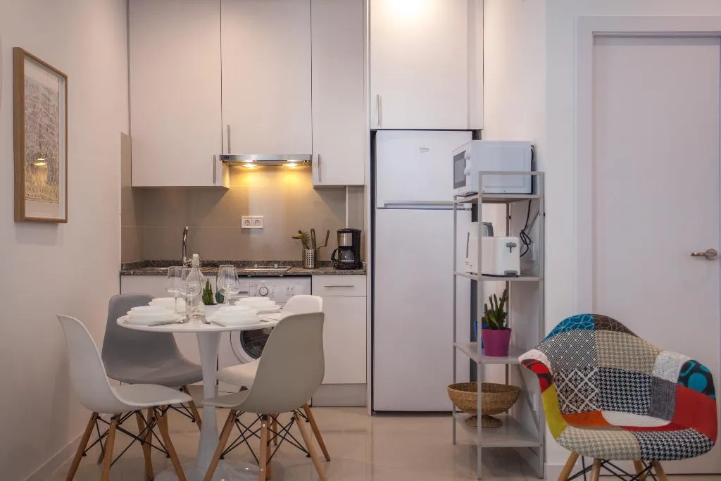 APARTMENT ONE BEDROOM ONE BATHROOM Room, Gran Central Suites, Madrid