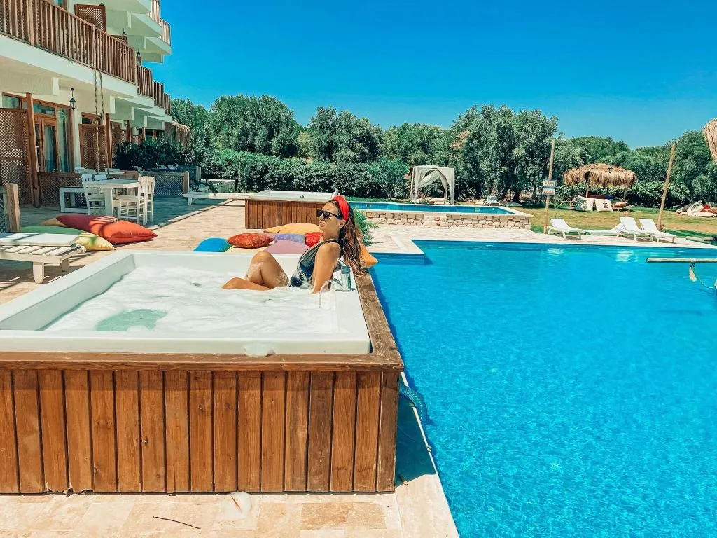 Room WITH JACUZZI Room, Alacati Barbarossa Hotel, Izmir