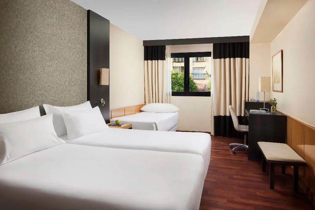 TRIPLE STANDARD Room, iStay by NH Ciudad de Valencia Hotel, Valencia