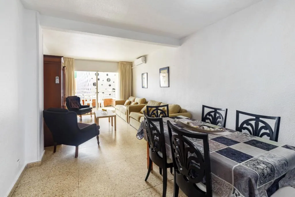 APARTMENT THREE BEDROOMS TWO BATHROOMS Room, Apartamentos Maja Beach, Costa Blanca
