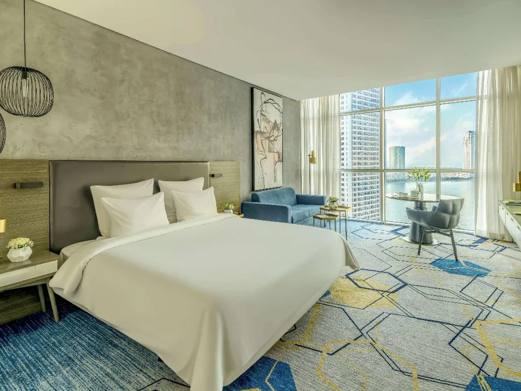 Room SUPERIOR CITY VIEW Room, Pullman Sharjah, Dubai