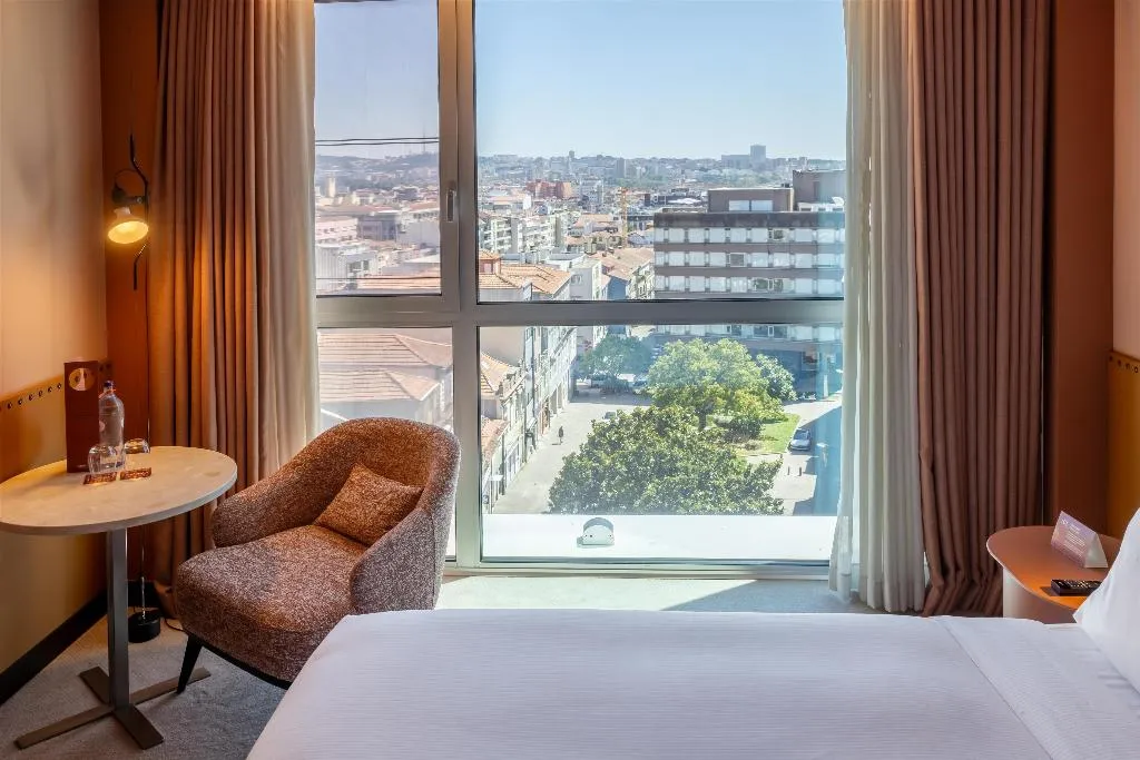 Double or Twin DELUXE KING BED Room, Cenica Porto Hotel, Curio Collection By Hilton, Porto