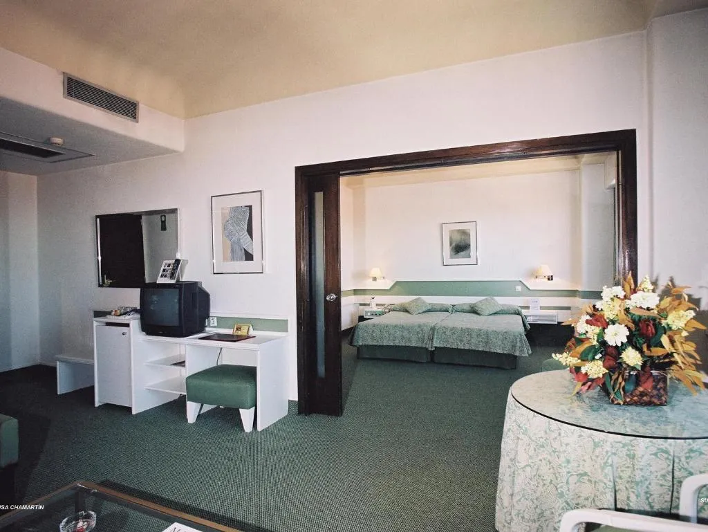 JUNIOR SUITE STANDARD Room, Hotel Chamartin the One, Madrid