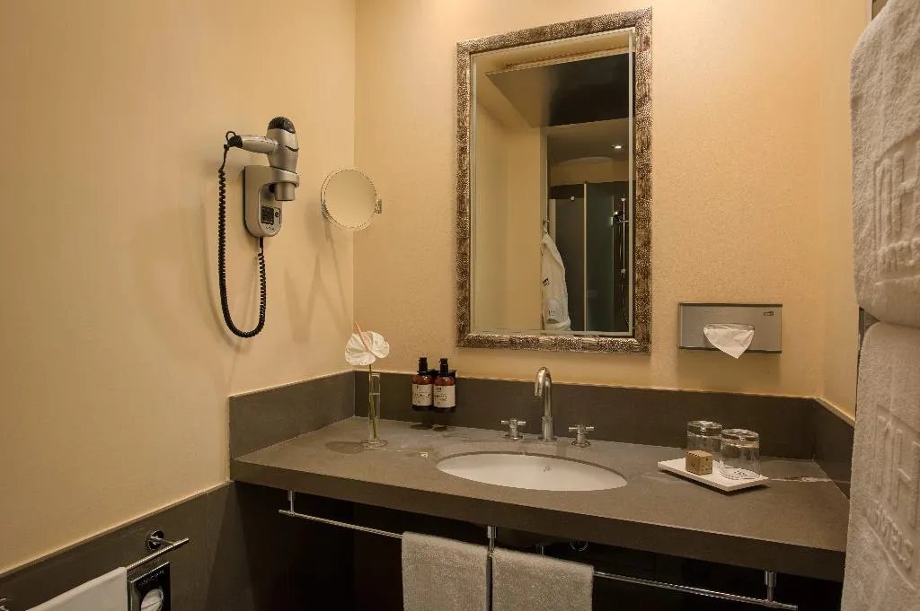 DOUBLE SUPERIOR Room, NH Bergamo, Milan