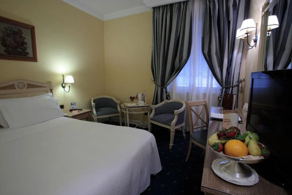 DOUBLE SUPERIOR Room, Palazzo Alabardieri, Naples