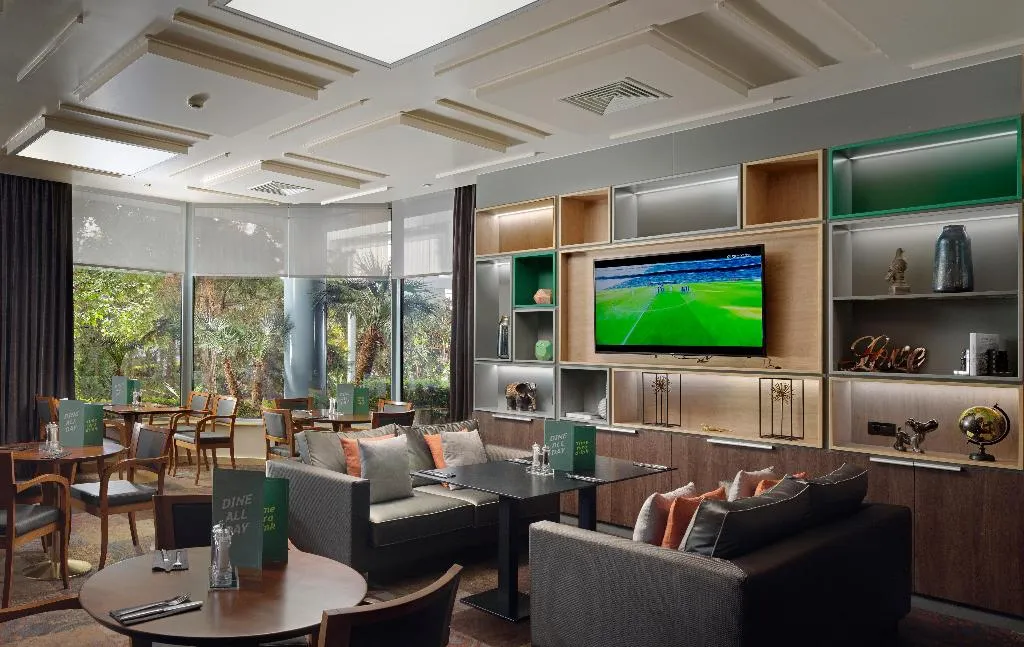 Bar, Holiday Inn Athens Attica Av. Airport West, Athens