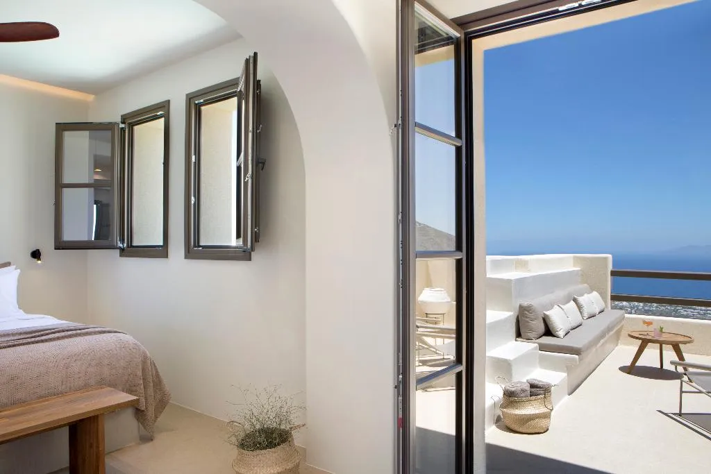 JUNIOR SUITE SEA VIEW WITH PRIVATE POOL Room, Elessa Hotel, Santorini