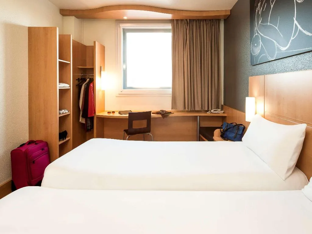 TWIN STANDARD Room, ibis Barcelona Meridiana, Barcelona