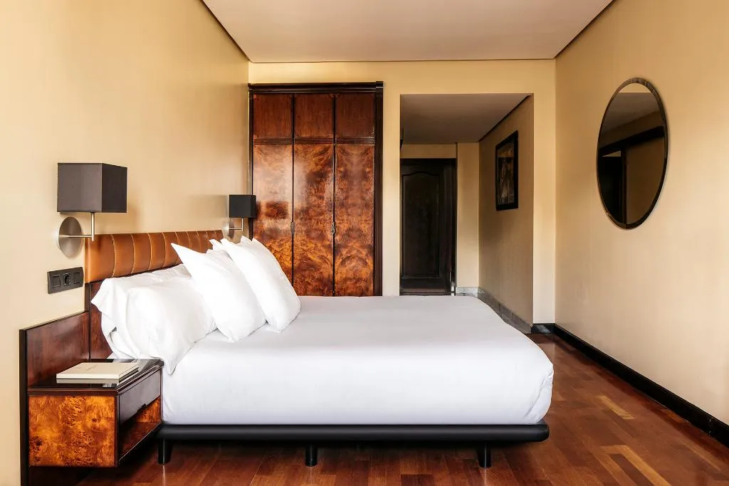 DOUBLE SINGLE USE SUPERIOR Room, Hotel Villa Real, Madrid
