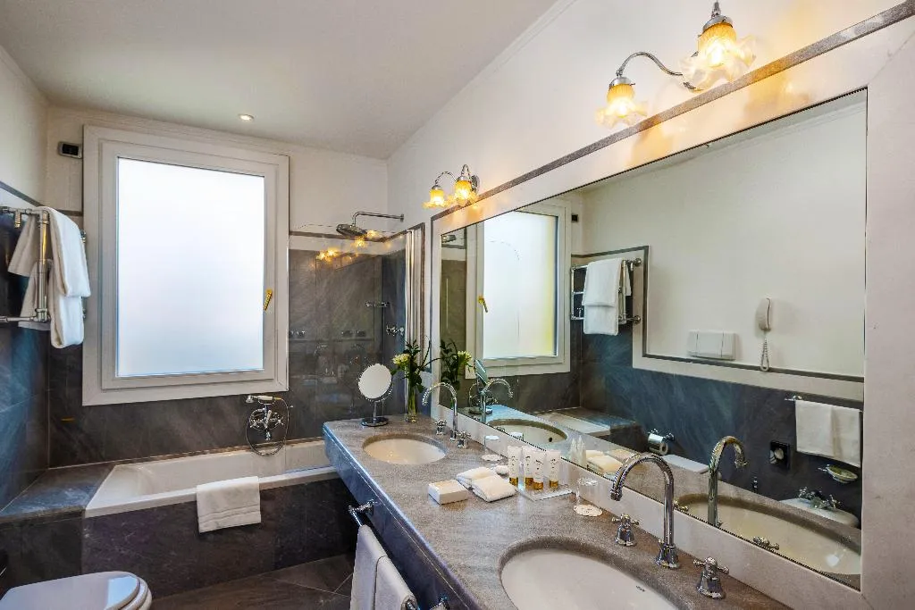 DOUBLE SUPERIOR Room, Baglioni Hotel Luna, Venice