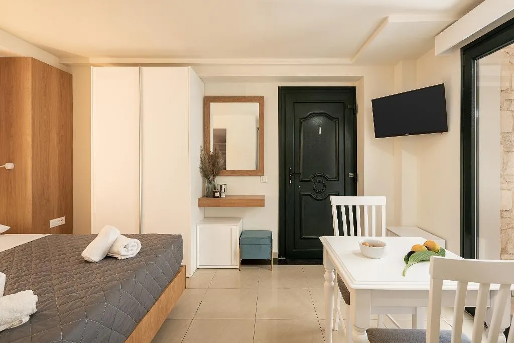 APARTMENT CAPACITY 4 Room, Elia Platanias, Crete