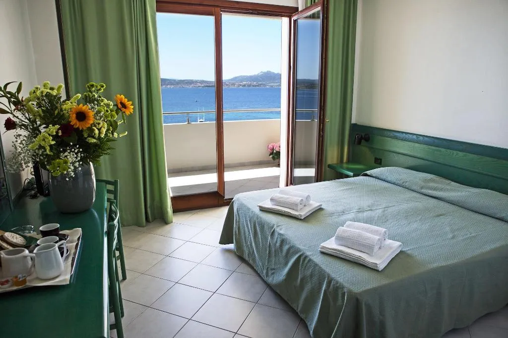 Room, Miralonga, Olbia
