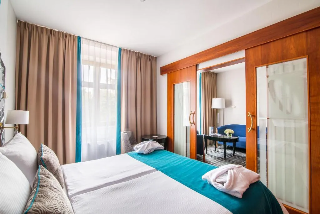 JUNIOR SUITE KING SIZE BED Room, Hanza Hotel, Gdansk