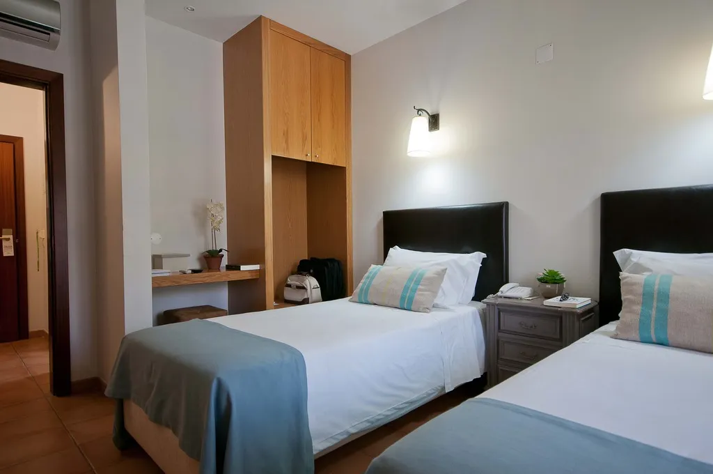 Double or Twin CLASSIC Room, Parque Das Laranjeiras, Algarve