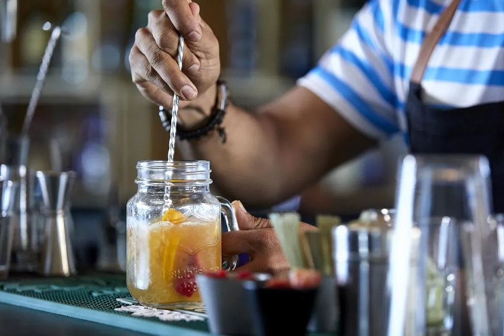 Bar, Media One, Dubai