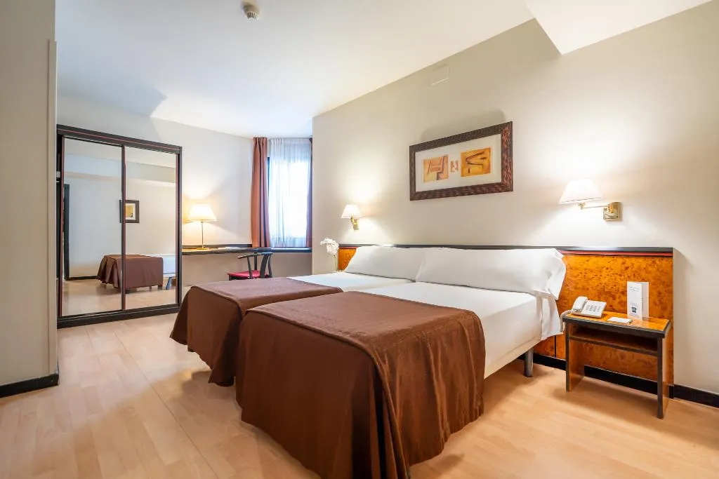 DOUBLE CAPACITY 3 Room, Glories, Barcelona