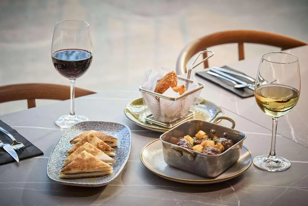 Restaurant, Catalonia La Maquinista, Barcelona