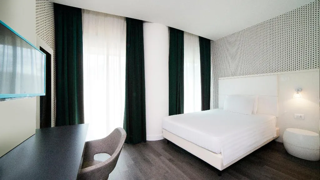 DOUBLE Accessible Room, Voco Nola - Naples Vulcano Buono by IHG, Naples