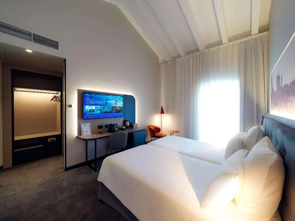 TWIN PREMIUM Room, Mercure Bergamo Centro Palazzo Dolci, Milan