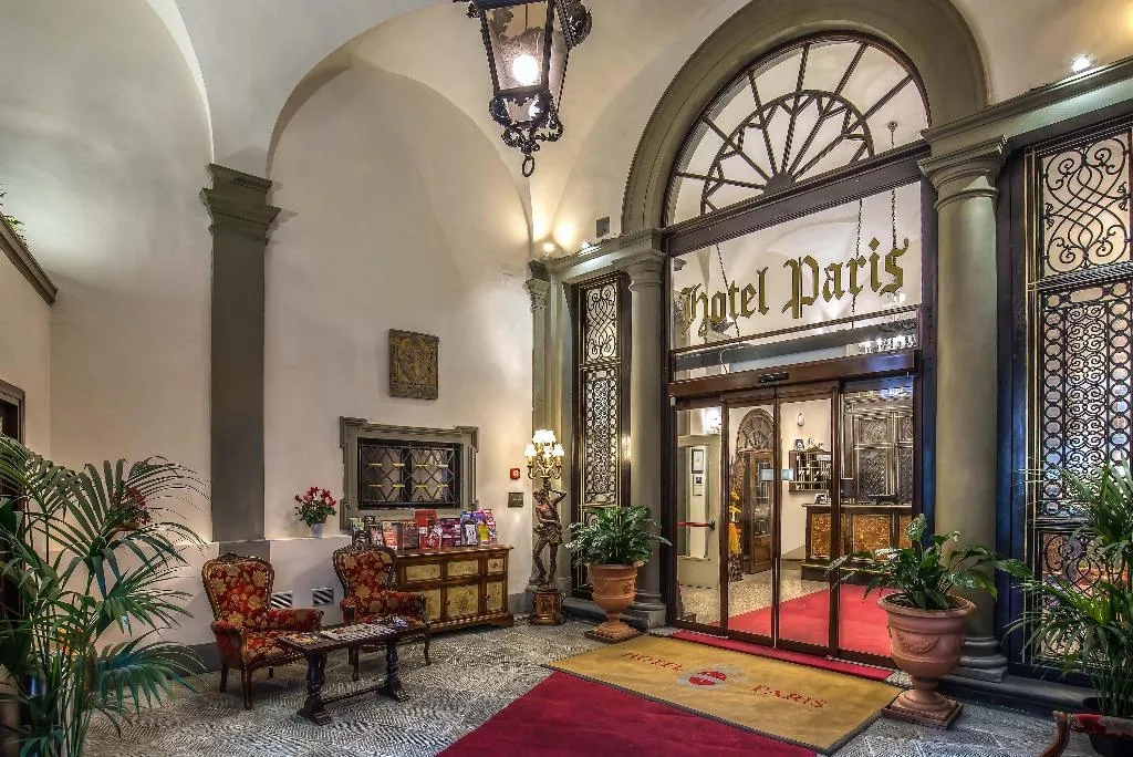 General view, Paris, Florence