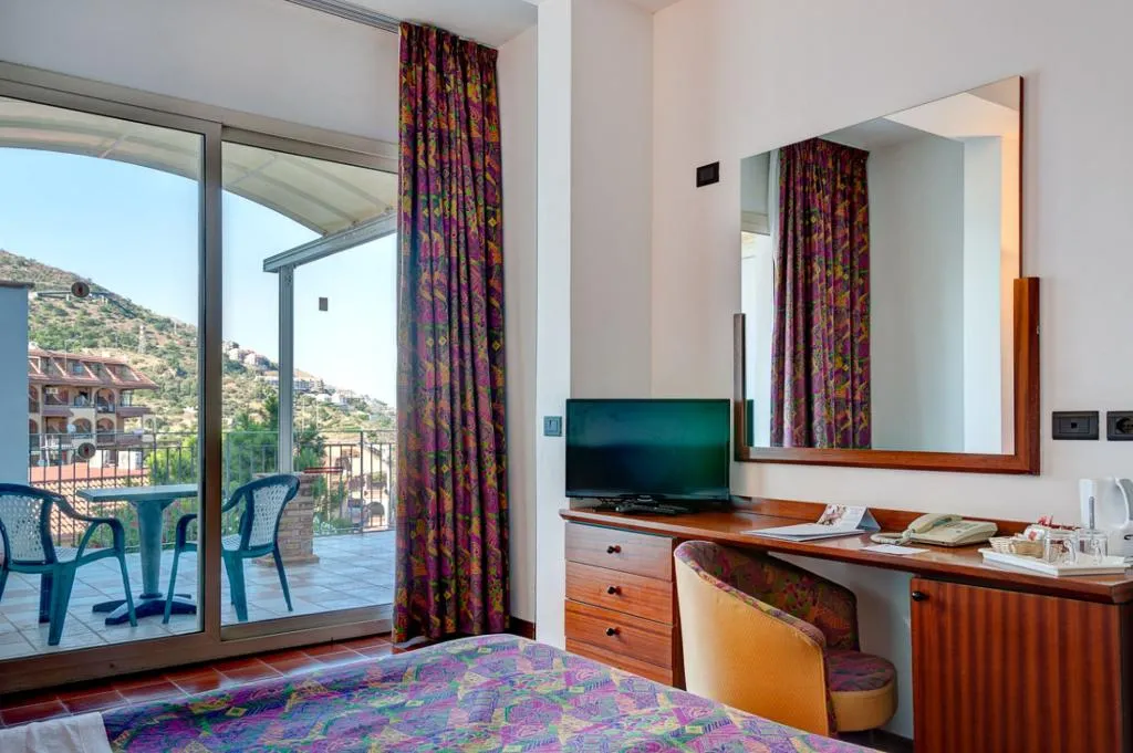 Double or Twin WITH TERRACE Room, Olimpo Le Terrazze, Catania