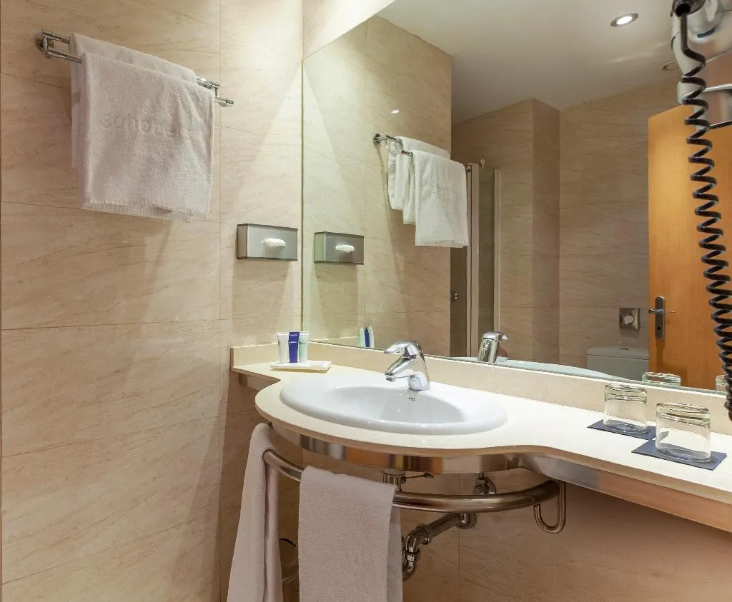 DOUBLE SINGLE USE STANDARD Room, SB Madrid Norte, Madrid