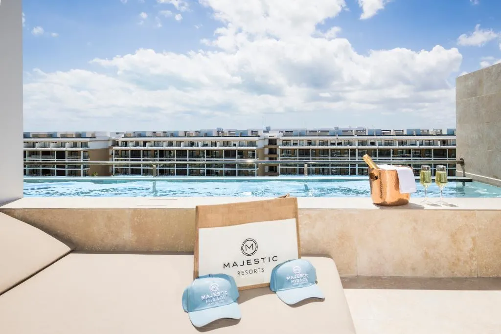 FAMILY ROOM POOL VIEW Room, Majestic Mirage Costa Mujeres - All Suite Resort, Cancun Area