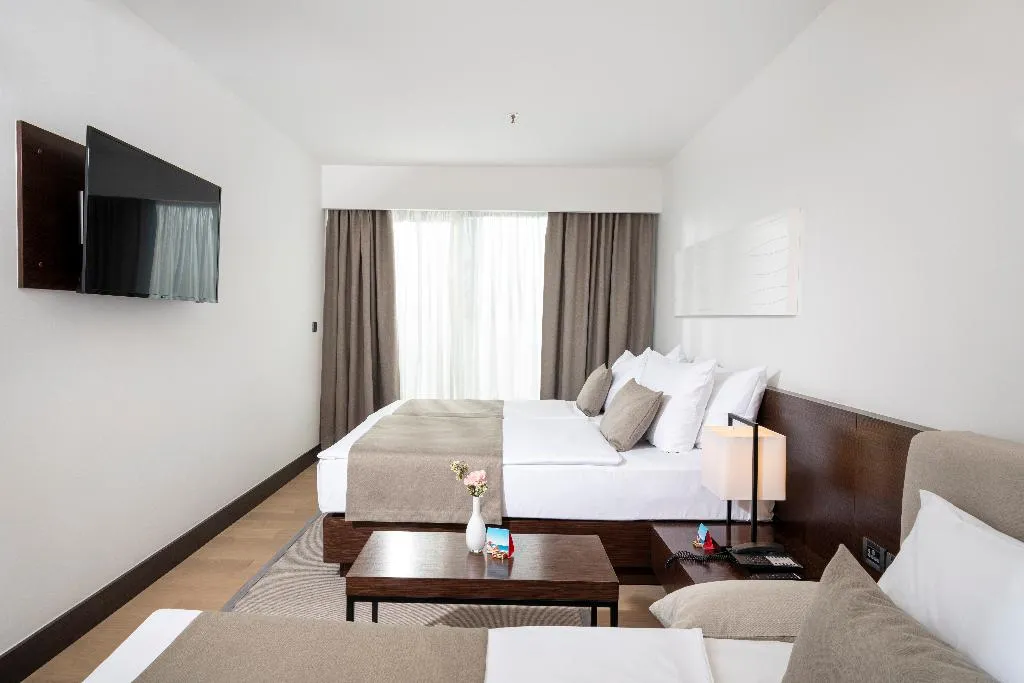 DOUBLE SUPERIOR WITH BALCONY Room, Hotel Parentium, Istria