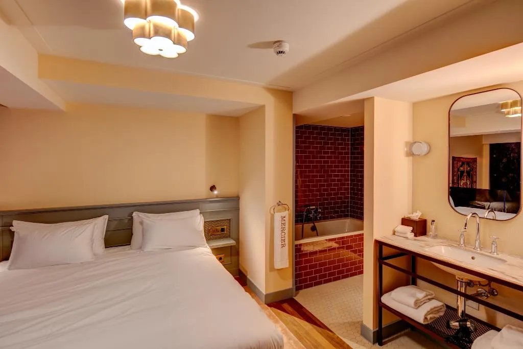 SUITE STANDARD Room, Hotel Mercier, Amsterdam