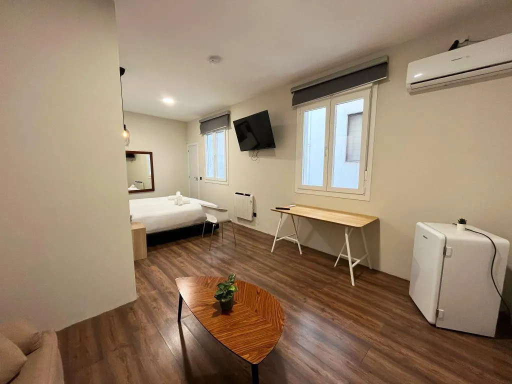 QUADRUPLE STANDARD Room, Montera Center Madrid, Madrid