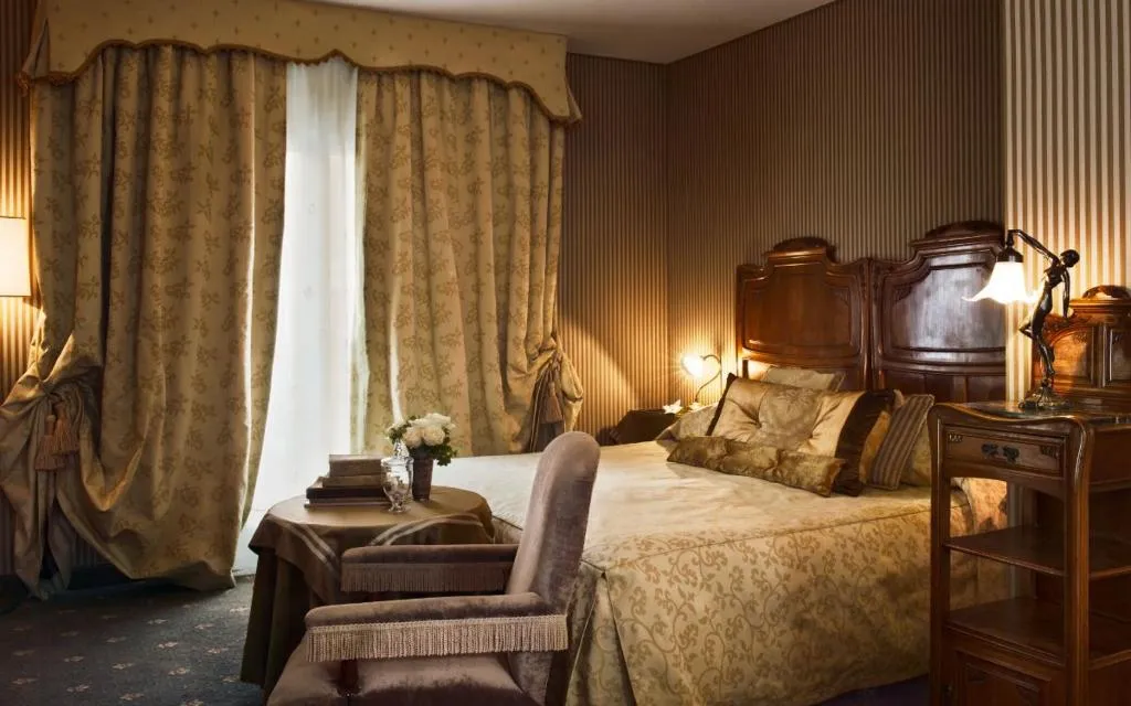 JUNIOR SUITE CANAL VIEW Room, Metropole Venezia, Venice