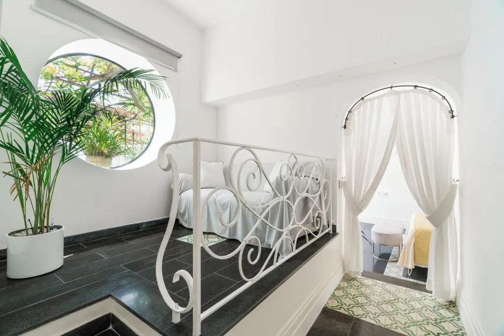 SUITE DELUXE SEA VIEW Room, Villa Magia, Naples
