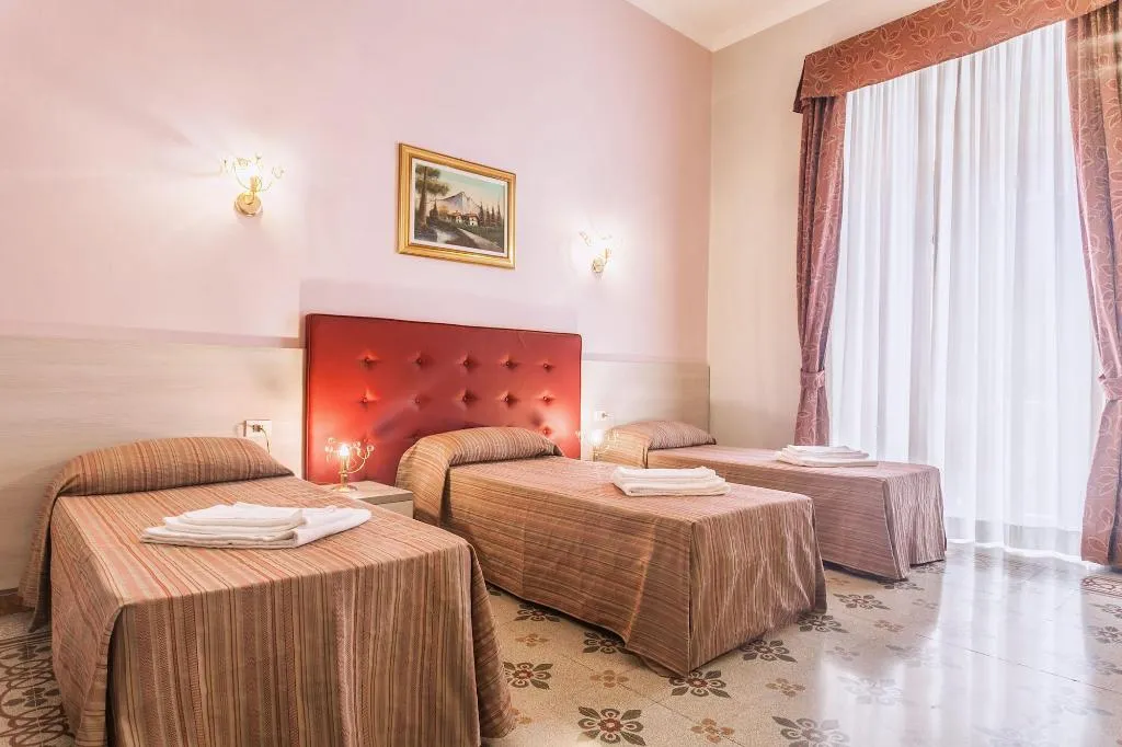 Room, Domus Napoleone, Naples