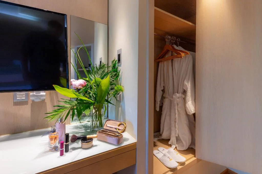 JUNIOR SUITE STANDARD Room, Olympia, Halkidiki