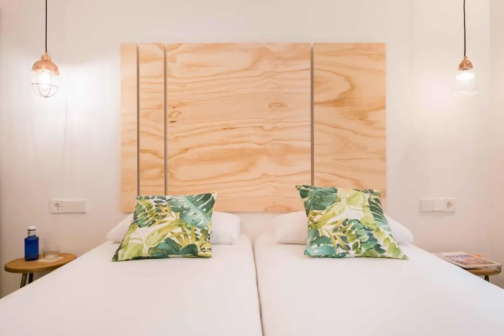 Room, Magatzem 128, Barcelona