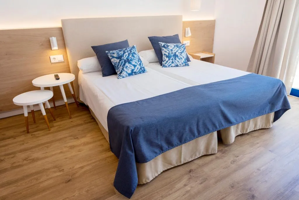 JUNIOR SUITE CAPACITY 1 Room, Parque Nereida Suites Hotel, Majorca