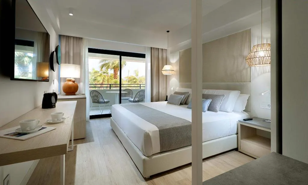 DOUBLE SINGLE USE DELUXE Room, Grand Palladium Sicilia Resort & Spa, Palermo