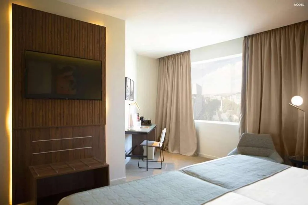 Room, Hotel Riu Plaza España, Madrid