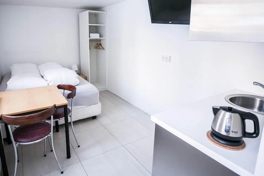 Room, Igdlo Guesthouse, Reykjavik