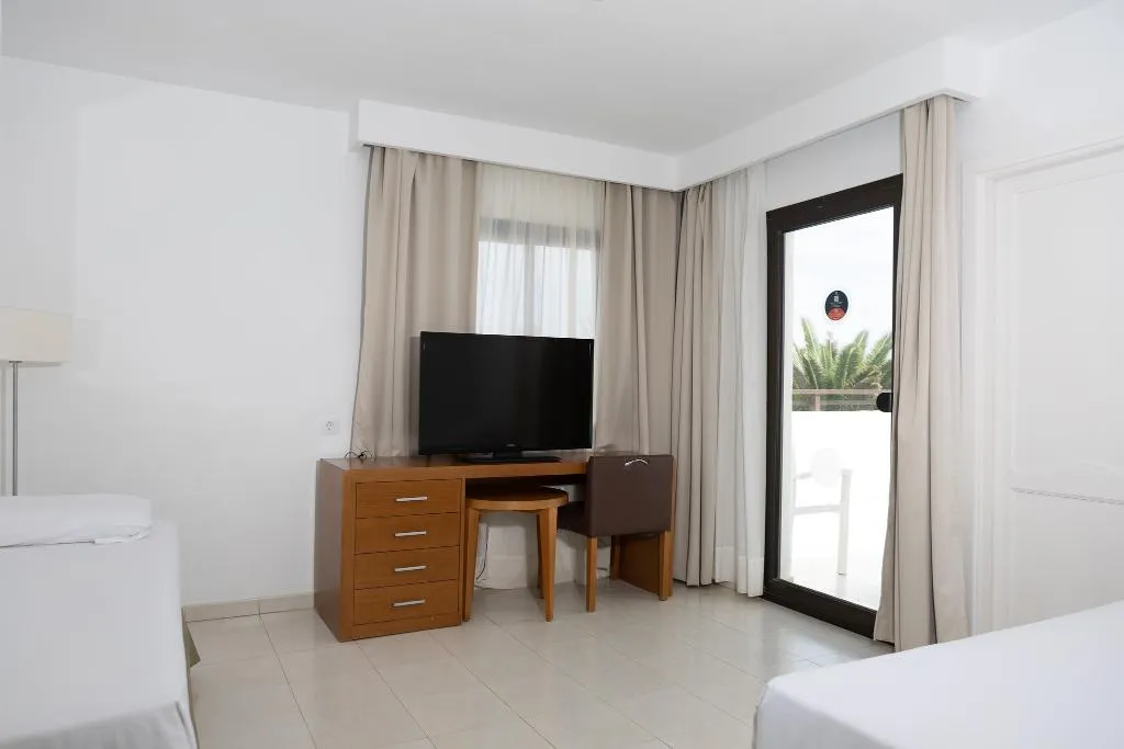 APARTMENT CAPACITY 6 Room, Apartamentos Hesperia Bristol Playa, Fuerteventura