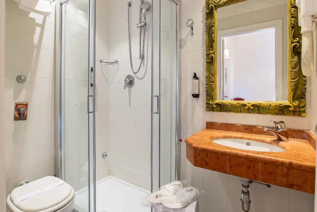 DOUBLE WITH VIEWS Room, Machiavelli Palace, Florence