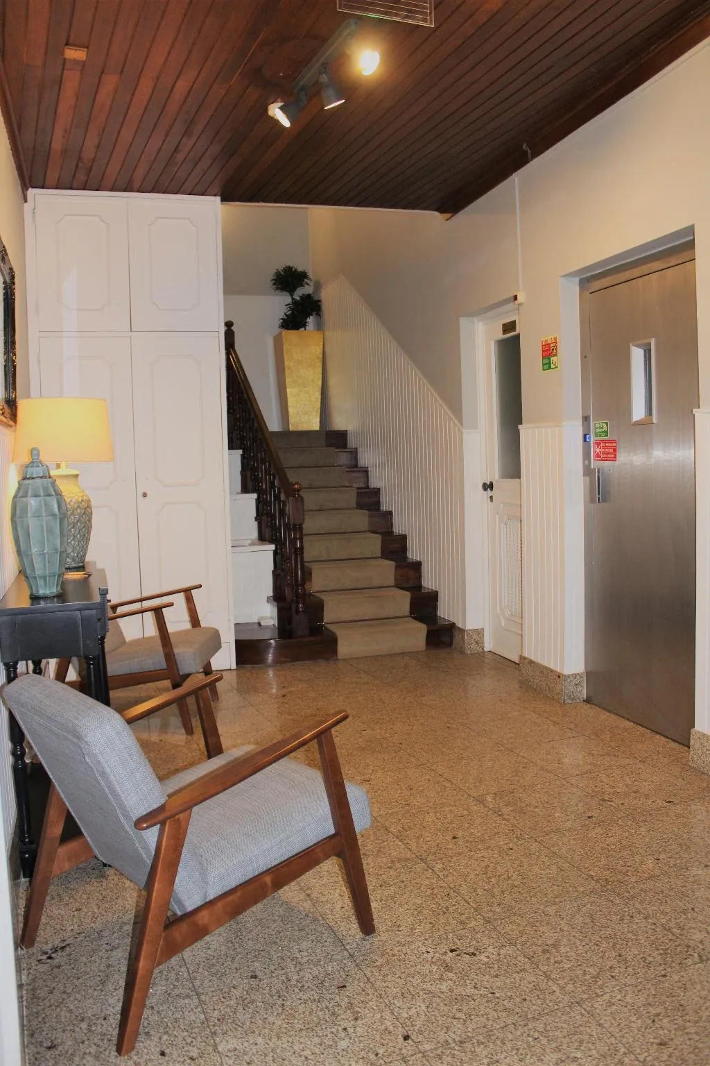 Lobby, Jardim Viana, Porto