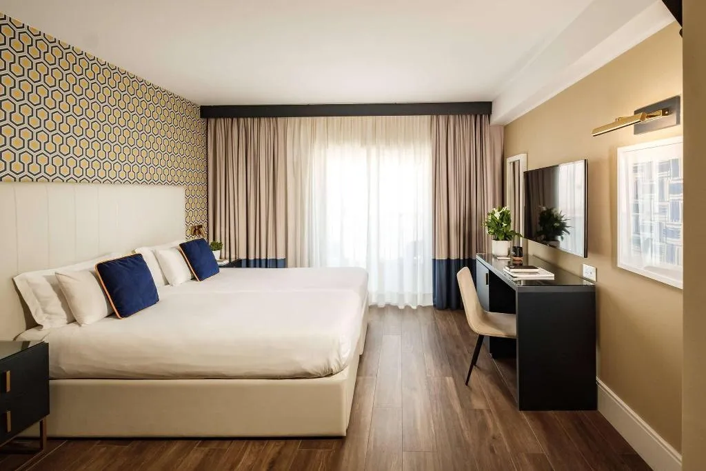 Double or Twin EXECUTIVE KING BED Room, Hotel 115 The Strand Hotel and Suites, Malta