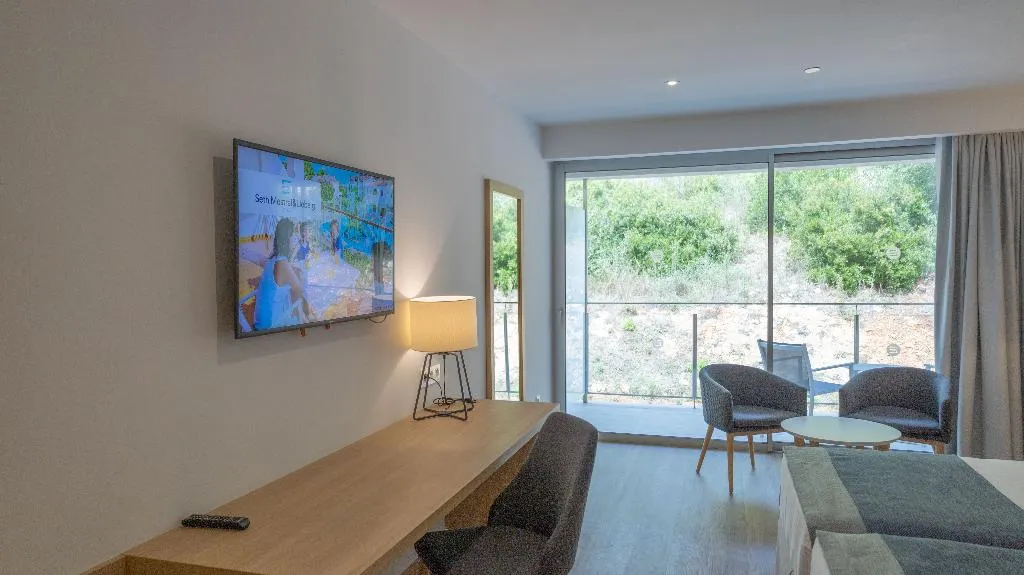 Double or Twin WITH BALCONY Room, Seth 55 Santo Tomas, Menorca