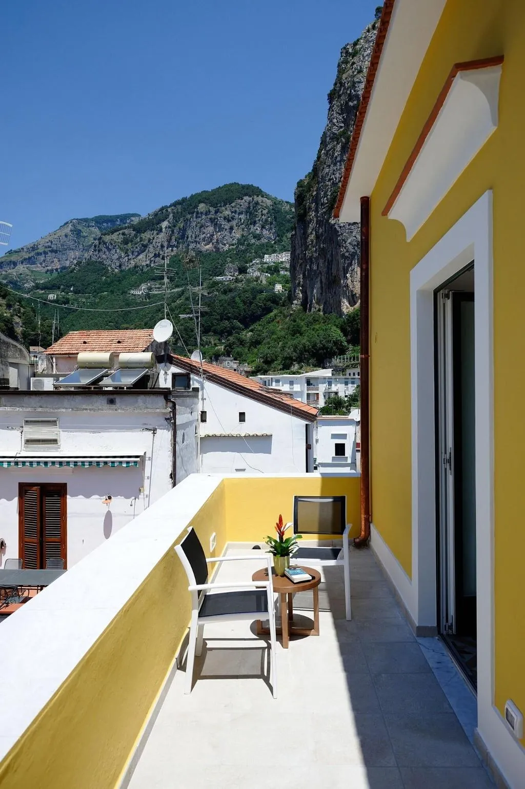 Room, Amalfi Luxury House, Naples