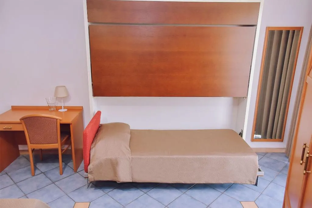 Room, Hotel Piccolo Sogno, Naples