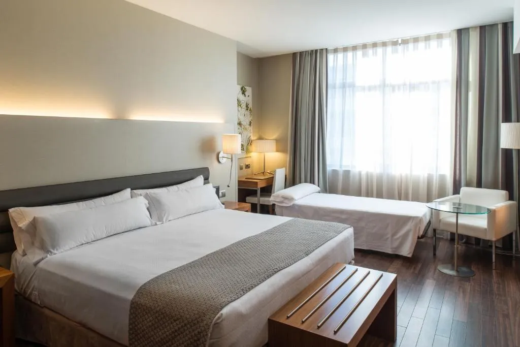 TRIPLE STANDARD Room, Catalonia Ramblas, Barcelona